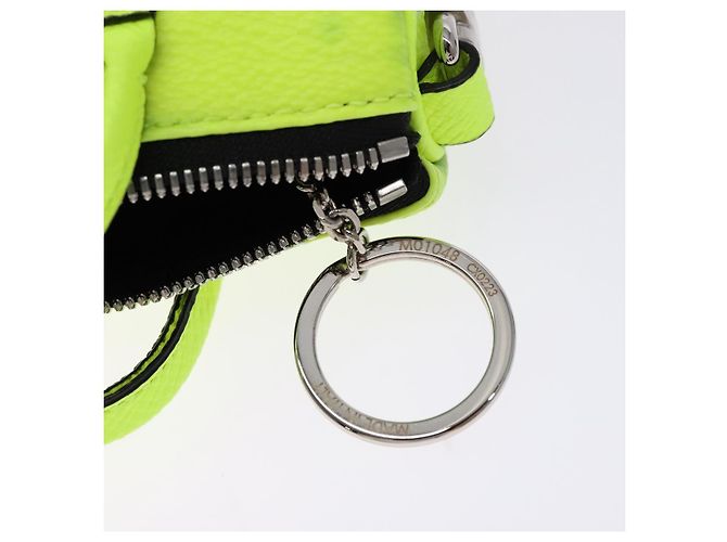 LOUIS VUITTON Taigalama Schlüsselanhänger Mini Keepall Charm Gelb M01048 Auth 136330 - Ansicht 22