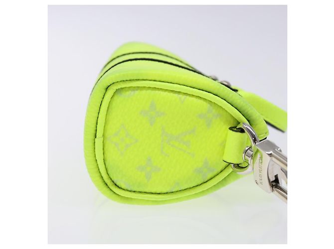 LOUIS VUITTON Taigalama Schlüsselanhänger Mini Keepall Charm Gelb M01048 Auth 136330 - Ansicht 3