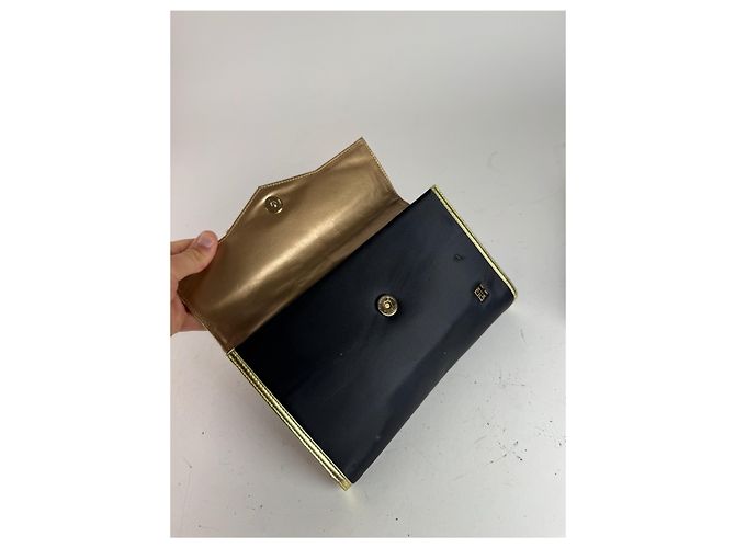 Clutch in pelle e tela vintage Givenchy nero e oro - vista 10