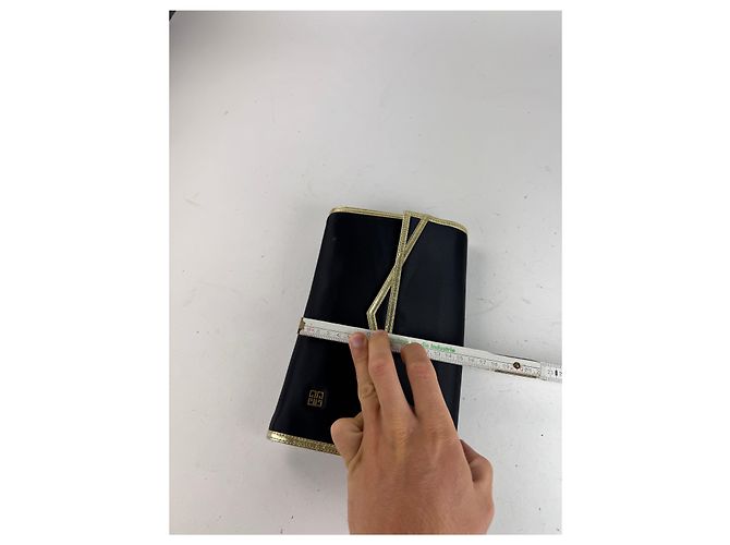 Clutch in pelle e tela vintage Givenchy nero e oro - vista 12