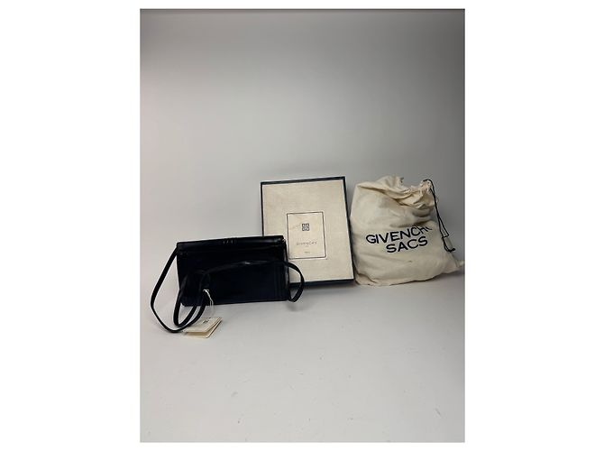 Vintage Givenchy Handtasche aus schwarzem Lackleder - Ansicht 2