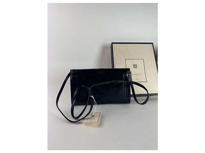 Vintage Givenchy Handtasche aus schwarzem Lackleder - Ansicht 4