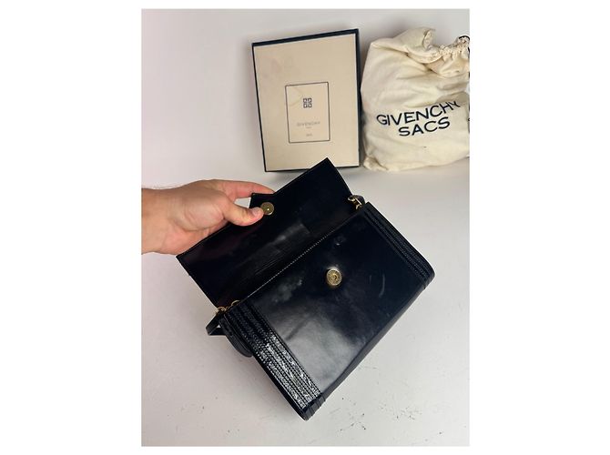 Vintage Givenchy Handtasche aus schwarzem Lackleder - Ansicht 5