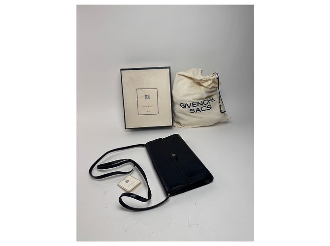 Vintage Givenchy Handtasche aus schwarzem Lackleder - Ansicht 7
