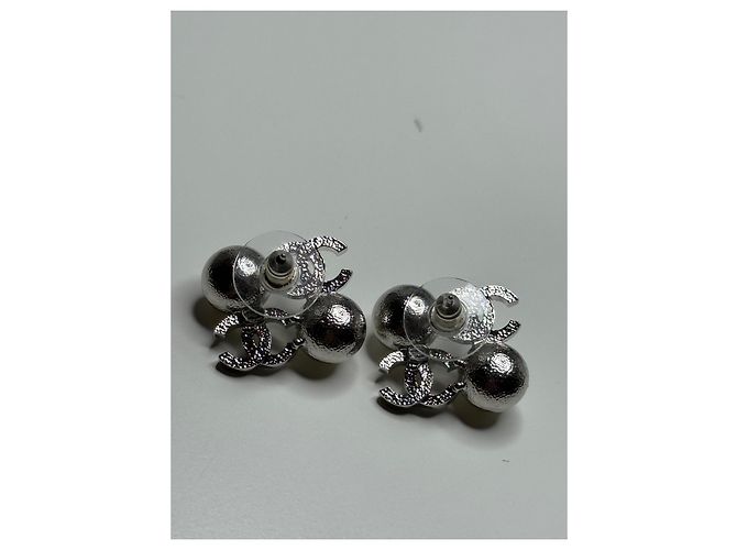 Cambon Brincos Chanel com strass e pérolas fantasia Prata - vista 4