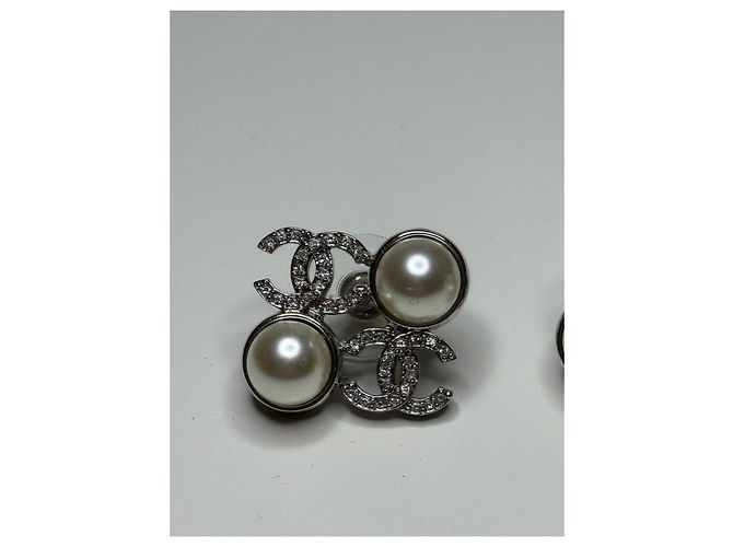 Cambon Brincos Chanel com strass e pérolas fantasia Prata - vista 5