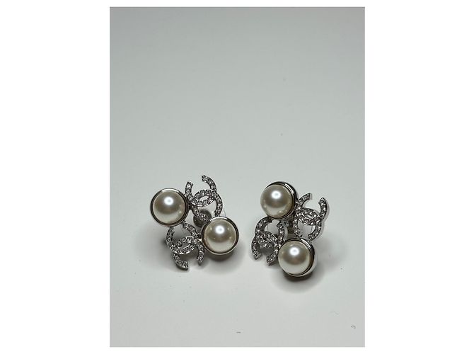 Cambon Brincos Chanel com strass e pérolas fantasia Prata - vista 8