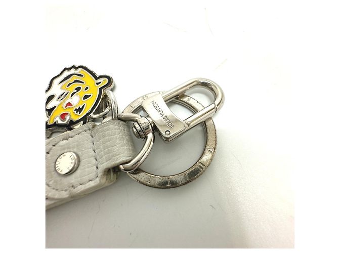 Louis Vuitton NIGO Collaboration Dragonne LV MADE Strap Bag Charm Keychain White Red - view 3