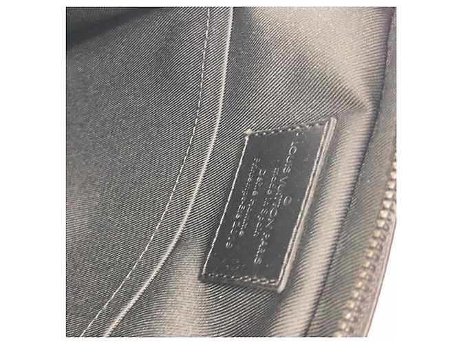 Bolsa de Ombro Utilitária Louis Vuitton Monogram Solar Ray Marrom - vista 12