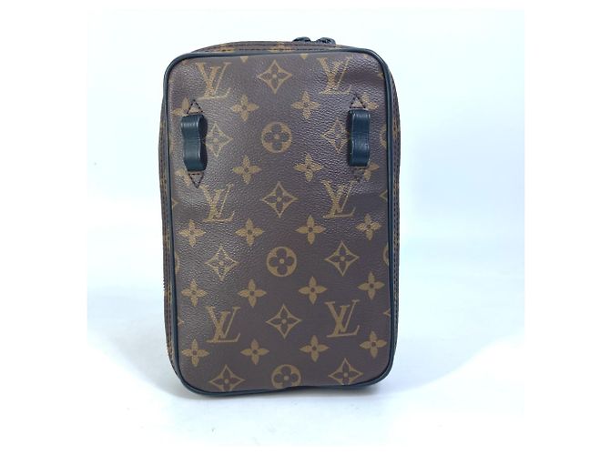 Bolsa de Ombro Utilitária Louis Vuitton Monogram Solar Ray Marrom - vista 2