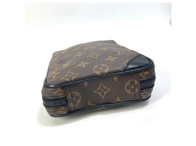 Bolsa de Ombro Utilitária Louis Vuitton Monogram Solar Ray Marrom - vista 6