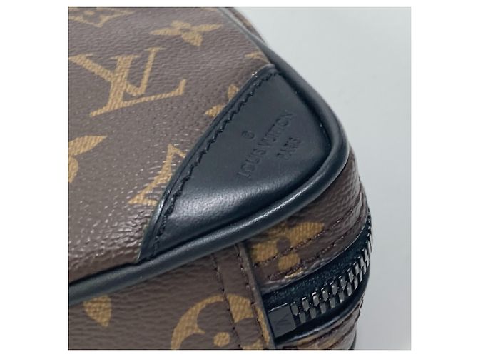Bolsa de Ombro Utilitária Louis Vuitton Monogram Solar Ray Marrom - vista 7