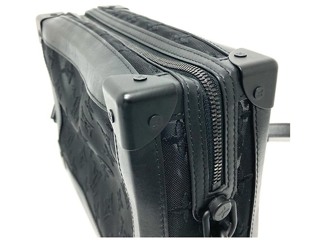 Borsa a Spalla Soft Trunk in Rete Ricamata Monogram Louis Vuitton Nero - vista 3