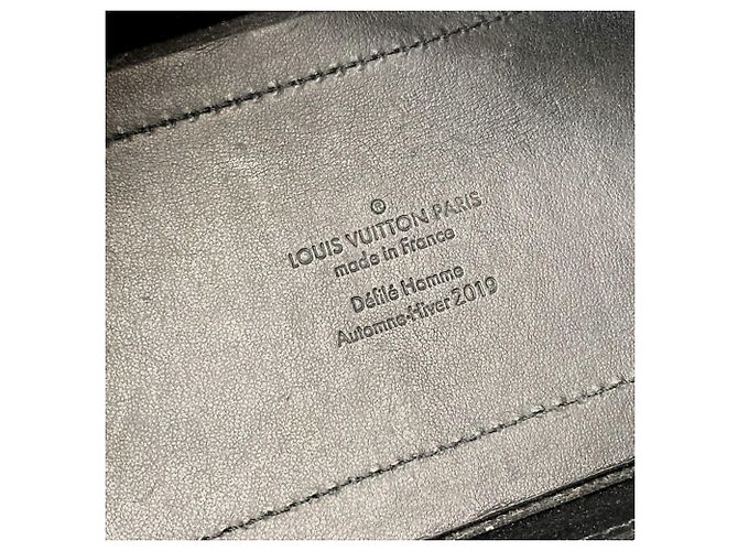 Borsa a Spalla Soft Trunk in Rete Ricamata Monogram Louis Vuitton Nero - vista 9