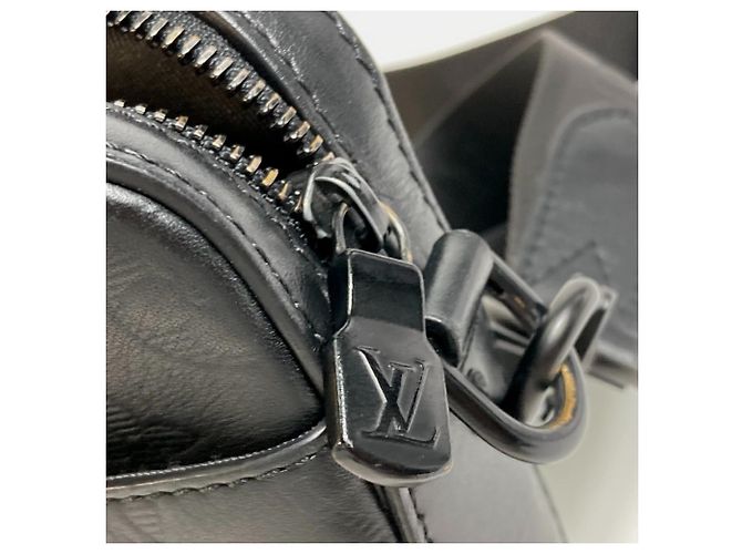 Borsa a tracolla Duo Monogram Shadow Louis Vuitton Nero - vista 12