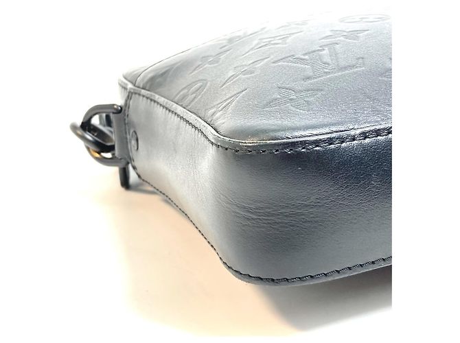 Borsa a tracolla Duo Monogram Shadow Louis Vuitton Nero - vista 9