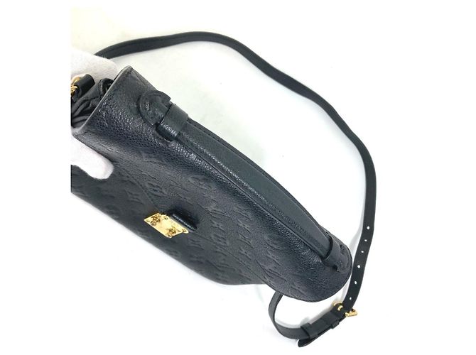 Pochette Metis MM in Monogram Empreinte Louis Vuitton Nero - vista 11
