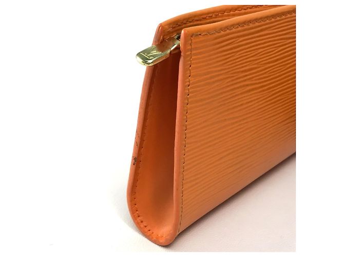 Borsa Tote Petit Bucket PM in Epi Louis Vuitton Arancione - vista 12