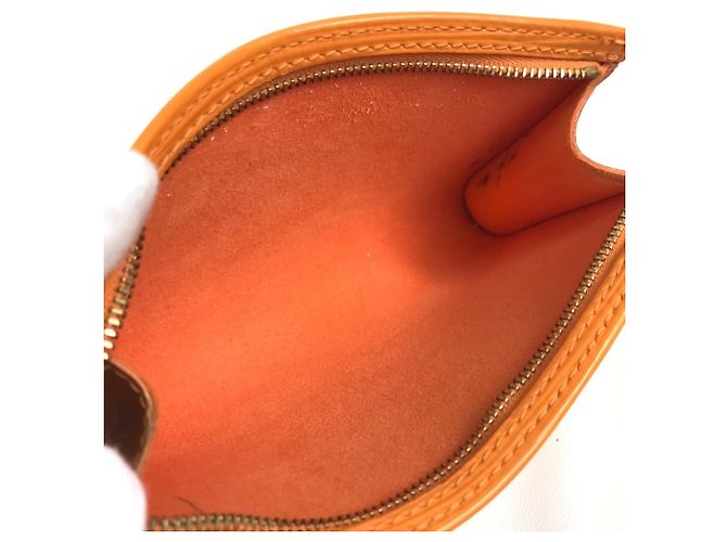 Borsa Tote Petit Bucket PM in Epi Louis Vuitton Arancione - vista 13