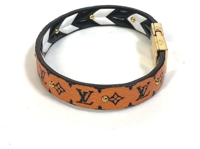 Bracciale Charm Monogramma Louis Vuitton Marrone Nero Bianco - vista 3