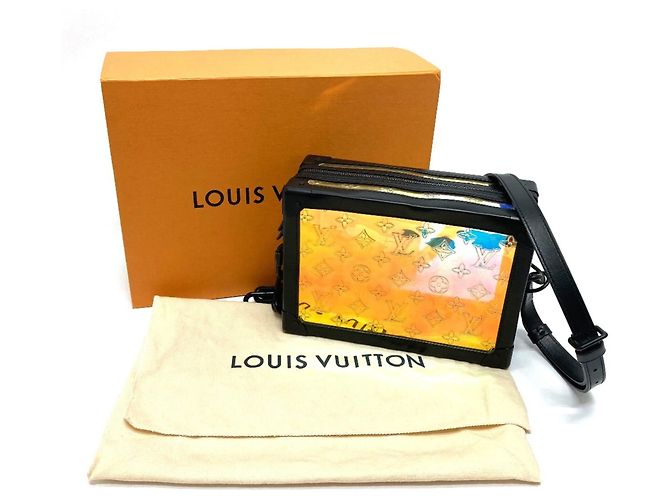 Borsa a Spalla Soft Trunk Monogram Prism di Louis Vuitton Nero - vista 13