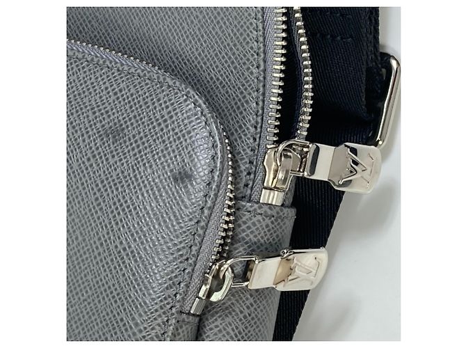 Borsa a Spalla Avenue Taiga Louis Vuitton Marrone Grigio - vista 13