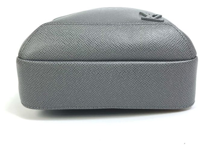 Borsa a Spalla Avenue Taiga Louis Vuitton Marrone Grigio - vista 4