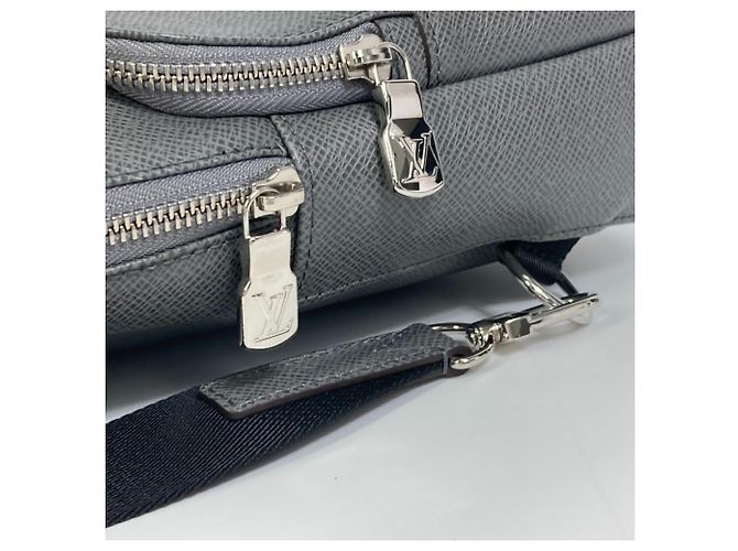 Borsa a Spalla Avenue Taiga Louis Vuitton Marrone Grigio - vista 7