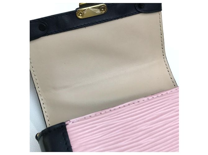 Pochette Trunk Vertical in Pelle Epi Louis Vuitton Rosa - vista 7