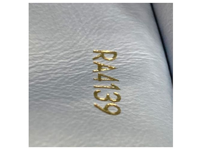 Portefeuille Capucines XS Compact à Trois Volets Louis Vuitton Bleu - vue 9
