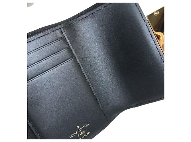 Portafoglio Compact Trifold Dauphine Monogramma Inverso Louis Vuitton Marrone - vista 10