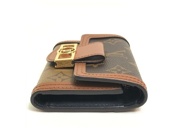 Portafoglio Compact Trifold Dauphine Monogramma Inverso Louis Vuitton Marrone - vista 3