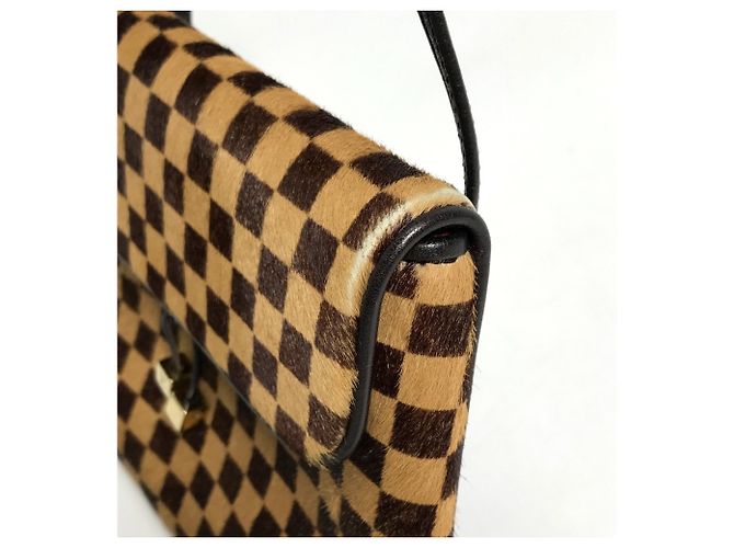 Bolsa de Ombro Pochette Gazelle Damier Sauvage M92130 Louis Vuitton Marrom - vista 5