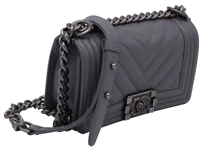 Borsa a spalla Chanel Small Boy Flap in pelle di vitello grigia Grigio - vista 2