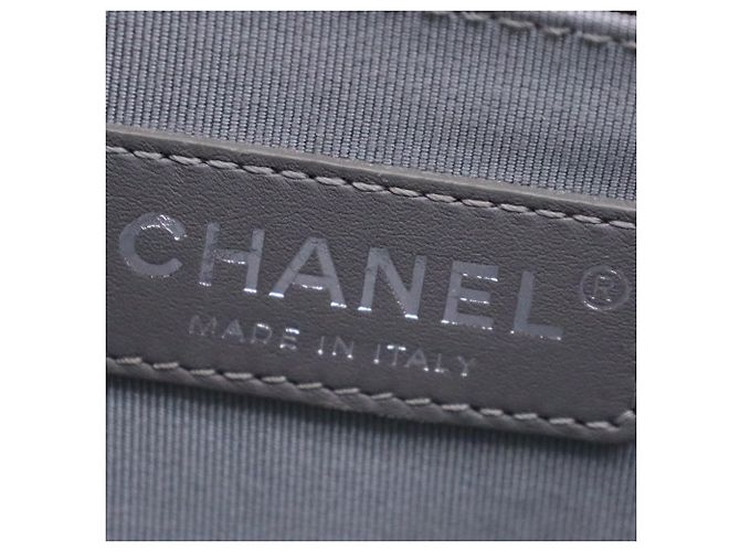 Borsa a spalla Chanel Small Boy Flap in pelle di vitello grigia Grigio - vista 6