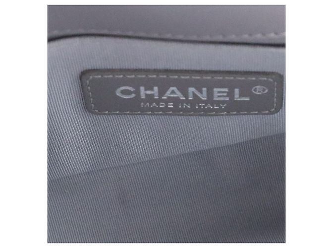 Borsa a spalla Chanel Small Boy Flap in pelle di vitello grigia Grigio - vista 7
