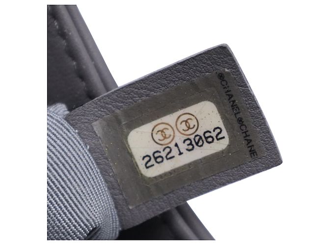 Borsa a spalla Chanel Small Boy Flap in pelle di vitello grigia Grigio - vista 8