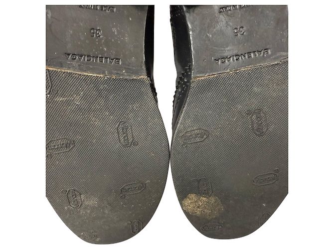 Botas Chelsea con punta perforada Balenciaga en cuero negro - vista 10