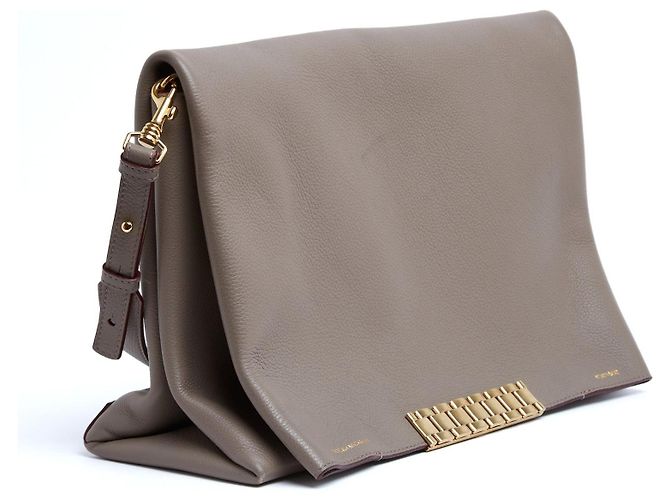 Borsa a Spalla Maxi Chain Pouch Jumbo Taupe in Pelle Victoria Beckham - vista 5