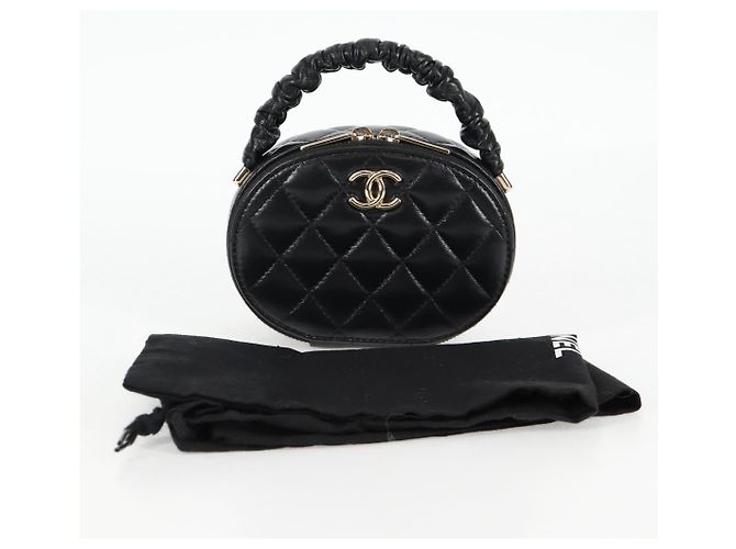 CHANEL Pochette Matelassé in Pelle di Agnello Nera Oro CC Auth 132970M Nero D'oro - vista 12
