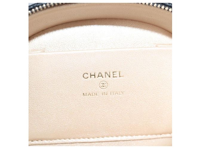 CHANEL Pochette Matelassé in Pelle di Agnello Nera Oro CC Auth 132970M Nero D'oro - vista 21