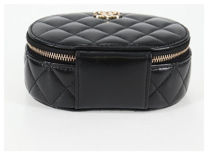 CHANEL Pochette Matelassé in Pelle di Agnello Nera Oro CC Auth 132970M Nero D'oro - vista 5