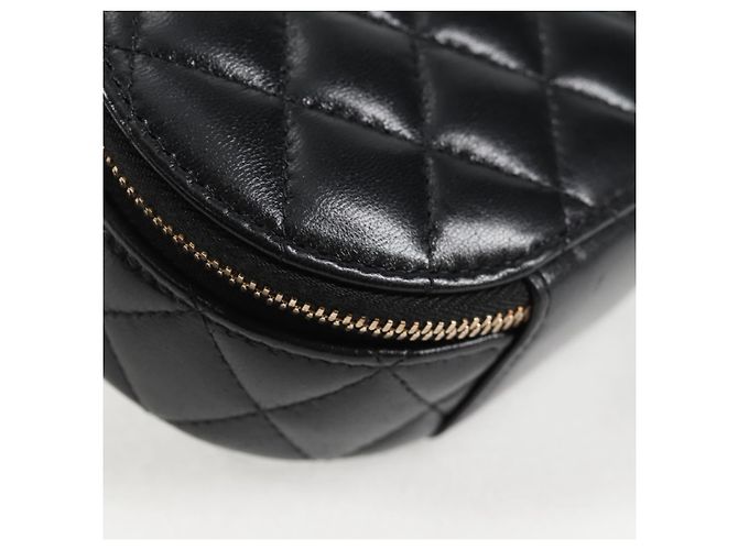 CHANEL Pochette Matelassé in Pelle di Agnello Nera Oro CC Auth 132970M Nero D'oro - vista 8