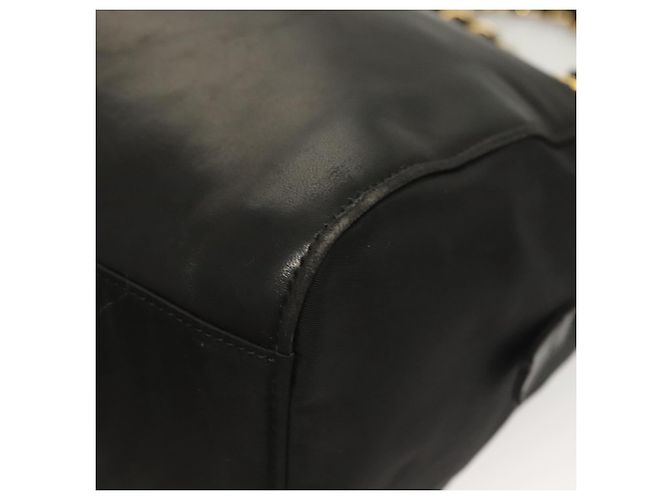 Borsa a spalla con catena Prada in pelle nera e oro Auth yk18939 Nero D'oro - vista 16