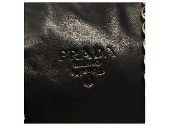 Borsa a spalla con catena Prada in pelle nera e oro Auth yk18939 Nero D'oro - vista 19