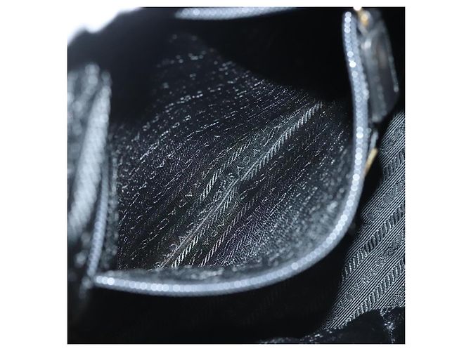Borsa a spalla con catena Prada in pelle nera e oro Auth yk18939 Nero D'oro - vista 23