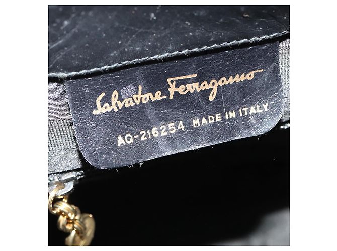 Zaino Vala Vala in suede nero e oro Auth 133755 di Salvatore Ferragamo D'oro - vista 12