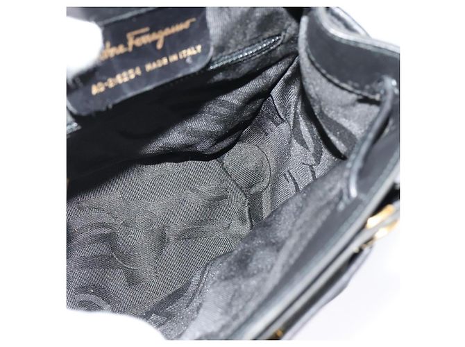 Zaino Vala Vala in suede nero e oro Auth 133755 di Salvatore Ferragamo D'oro - vista 19