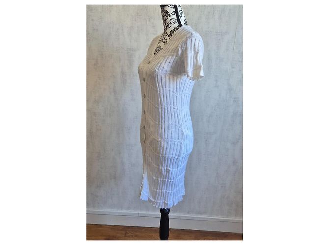 Weißes enges Strickkleid mit Perlmuttknopf von La Fée Maraboutée Größe 36 S 1 - Ansicht 2