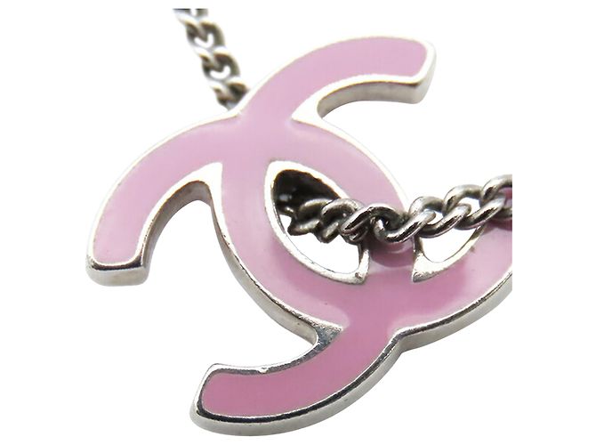 Chanel Silber CC Silberbeschichtete Emaille Herz- und Kleeblatt-Anhänger-Halskette - Ansicht 5